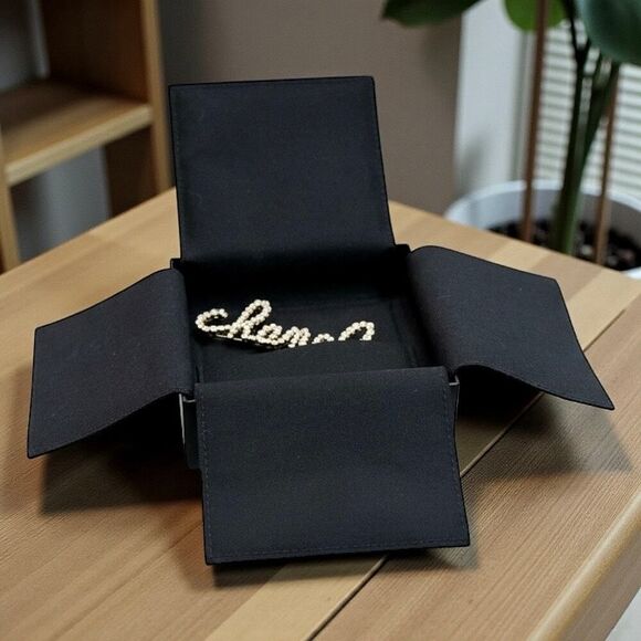 CHANEL Pearl & Crystal Script Logo Hair Clip New with Box - Picture 5 of 11